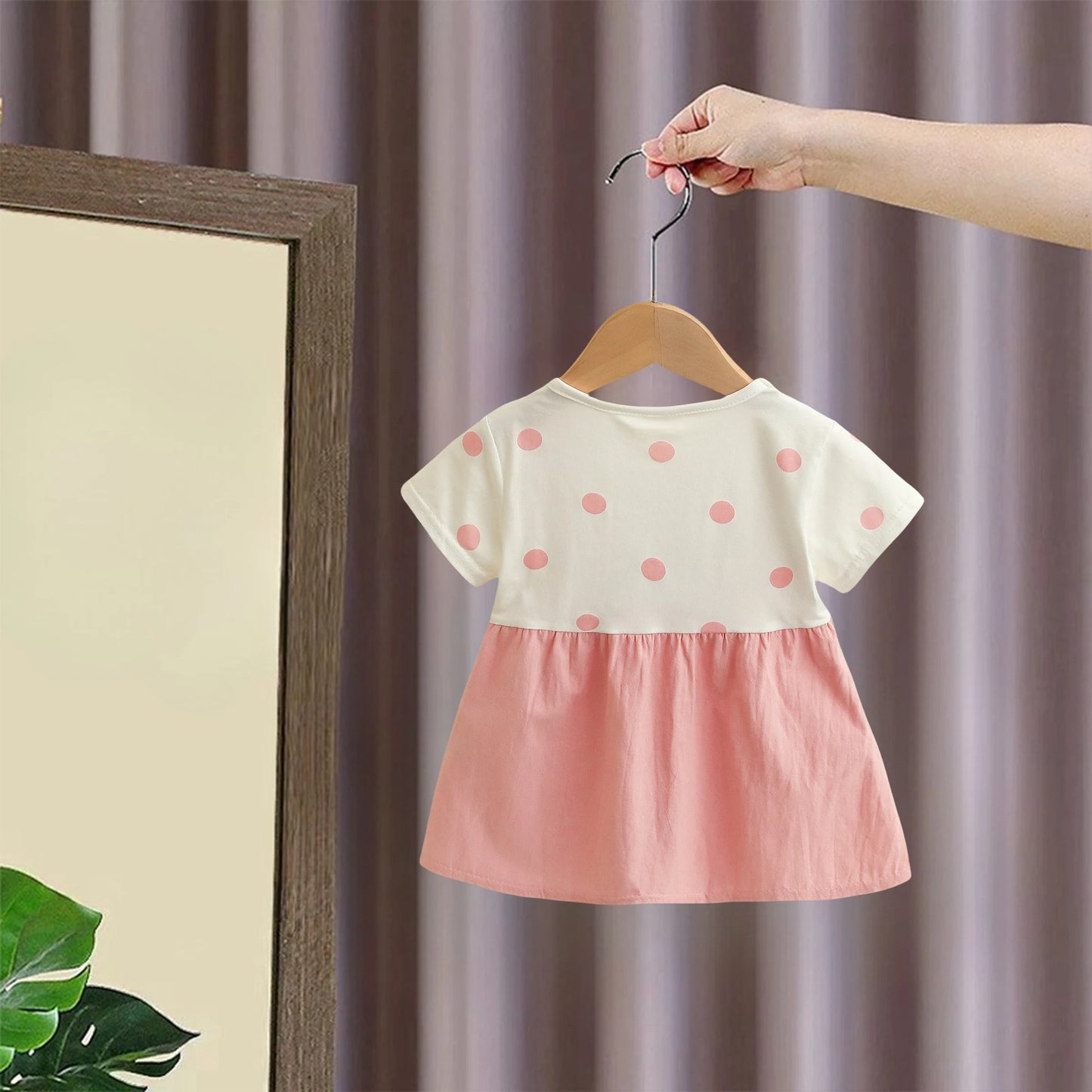 Pünktchen und Schleifchen Kleid