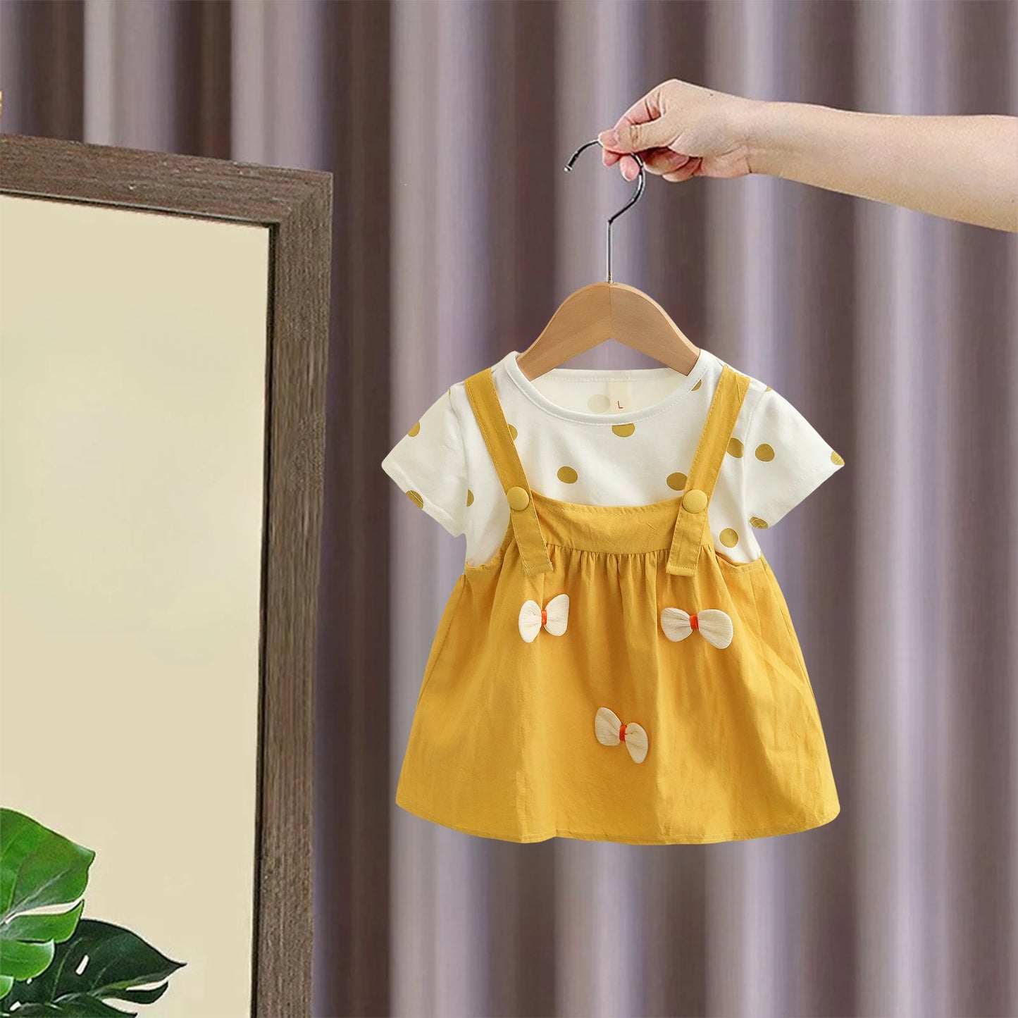 Pünktchen und Schleifchen Kleid